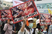 Protester in Burma killed-pook