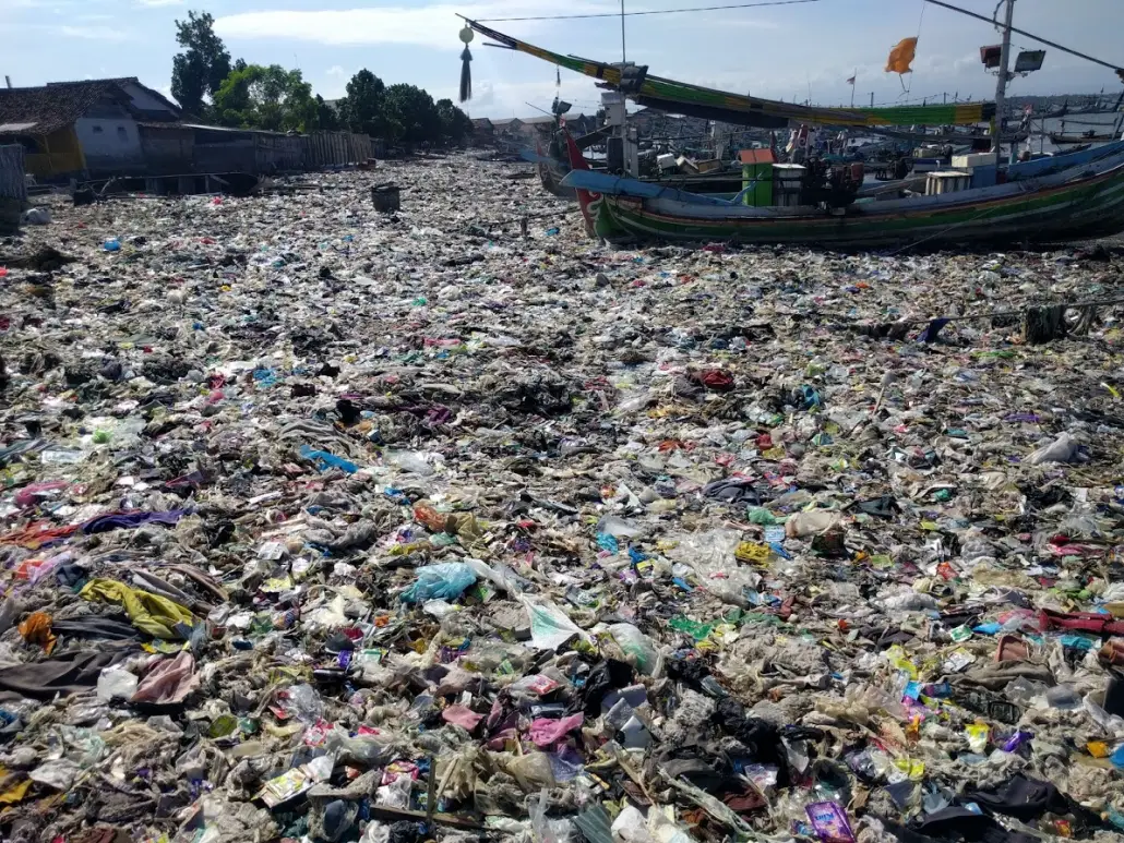 Bali Indonesia plastic-pollution pook